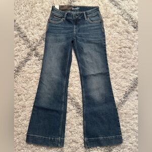 NWT Wrangler Women’s Sadie Retro Dark Wash Denim Bootcut Jeans Size 5 (27)